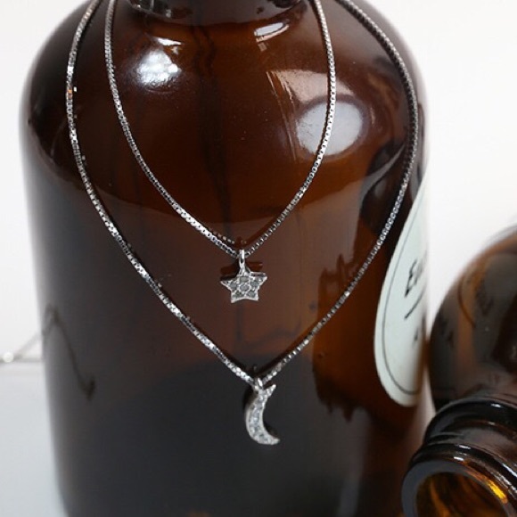 🆕 Star and Moon Sterling Silver Layered Necklace - Picture 5 of 6